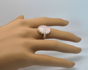 Rose quartz oval silver ring