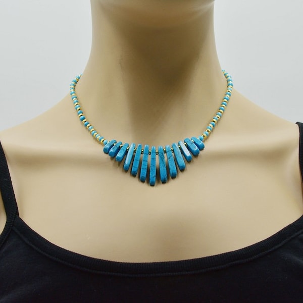 Collier en turquoise et perles plaquées or, style Égyptien