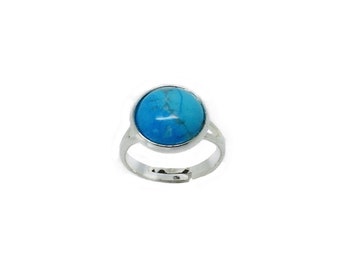 Round silver ring, turquoise cabochon stone