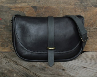 Sac postier besace en cuir noir artisanal