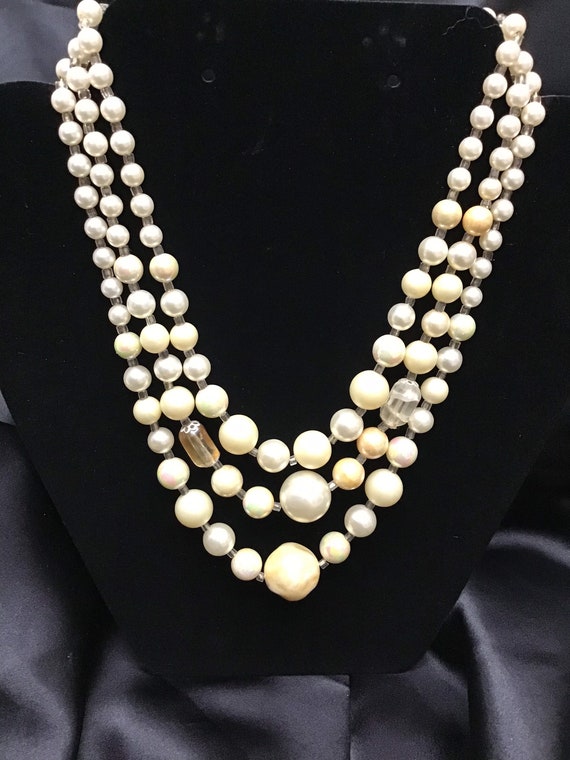 VTG 60’s Triple Strand Cream Bead Necklace/Choker