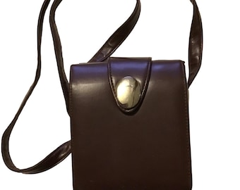 Andé Vintage Burgundy Faux Leather Crossbody Bag Gold Tone Hardware Magnetic Snap Small Purse