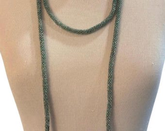 Collar vintage de cuentas color aguamarina con forma de lazo: cuentas de vidrio tejidas a mano, estilo bohemio.