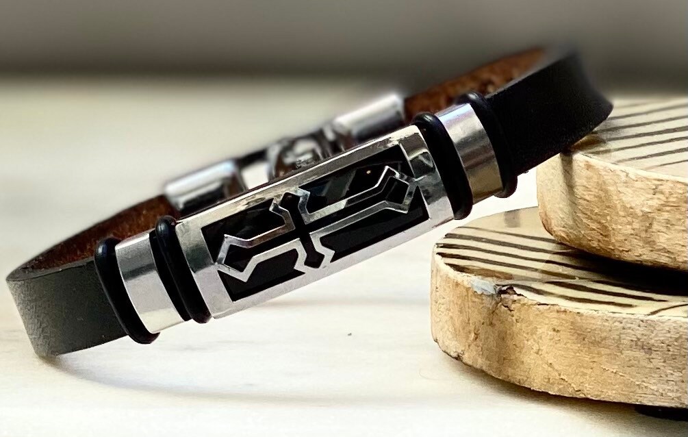 アクセサリー Engraved the Cross leatherbracelet GINZI Engraved Men Bracelet, Leather Cross Bracelet, Gift for Him