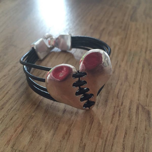 Bracelet cordon de cuir noir et coeur argent