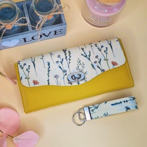 Long wallet, XXL wallet for women, Clutch wallet for women, Yellow and floral wallet, Spring flower Portemonnaie, Keychain, Gift for her