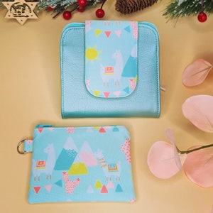 Cute small wallet with a lama, Mini lama makeup bag, Vegan leather wallet, Mint wallet with cute motifs, Gift for BFF, Zippered purse