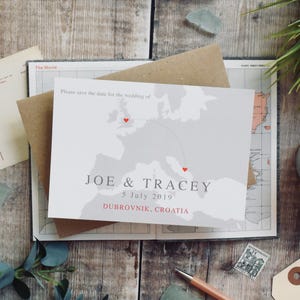 Kaart Save the Date-briefkaart, bestemming bruiloft briefpapier, aangepaste kaart bruiloft, reisthema bruiloft briefpapier, bruiloft in het buitenland
