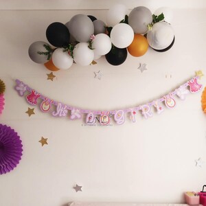 Es una chica, una bandera, guirnalda de bebé, bebé niña bollo, bunting tarjeta, cumpleaños, baby shower, revelación de género, decoraciones de fiesta, oh niña