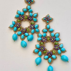 Kronleuchter-Ohrringe aus Occhi-Spitze mit Türkisen – Ohrringe aus sizilianischer Occhi-Spitze