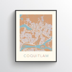 Könnte beinhalten: Ein minimalistischer Karten-Druck von Coquitlam, British Columbia, Kanada. Die Karte ist in Braun-, Blau- und Weißtönen gehalten und hat einen schwarzen Rahmen.