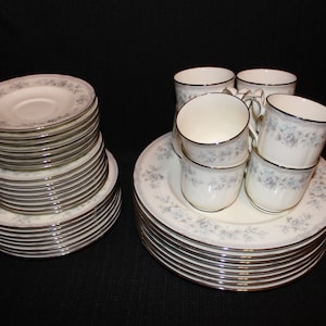 Rare Noritake Buena Vista Complete Fine China Set for 8