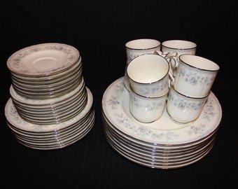 Noritake Buenavista Bone China Dinner Plates Floral Pattern #9728