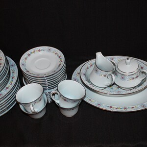 RARE Noritake INNOCENCE Fine China set for 8 with Extras