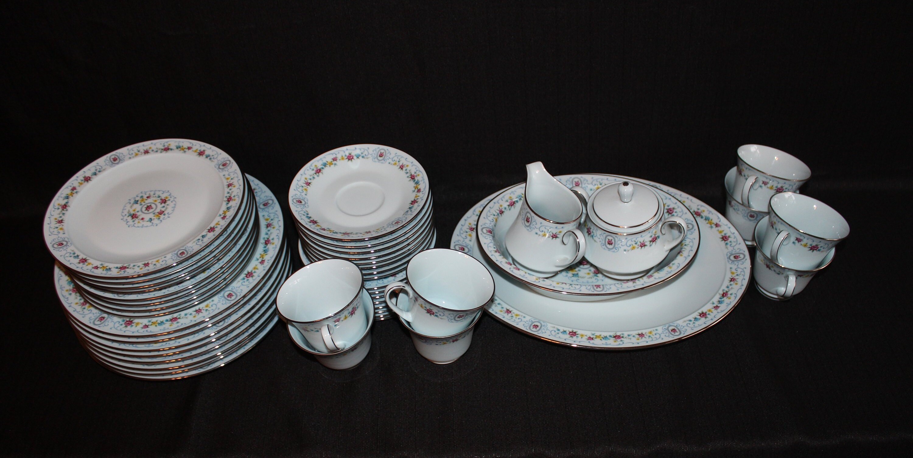 【値下げ】  Fine Bone China RARE Noritake INNOCENCE Fine China Set for 8 With Extras - Etsy