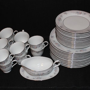 Noritake Bridal Waltz Fine China set of 12 full place settings plus service pieces