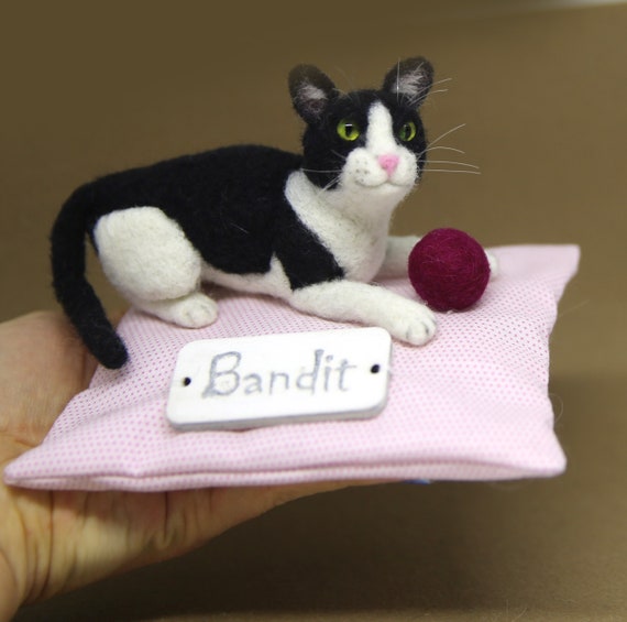 realistic stuffed cats that purrs