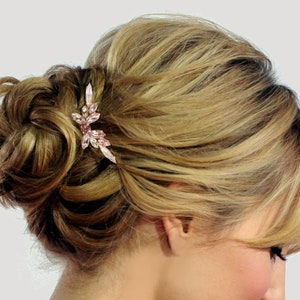 Blush pink hair comb, bridal hair comb, blush pink wedding head, bridal hair piece, wedding hair comb, Swarovski accessory
