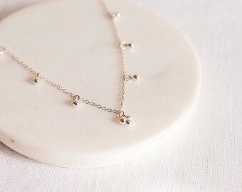 COLLAR | DOTS · PLATA. Silver Necklace. Colgante con bolitas. Design Jewelry. Natural look. Moda. Joyería. Special gift. Elegante. Handmade.