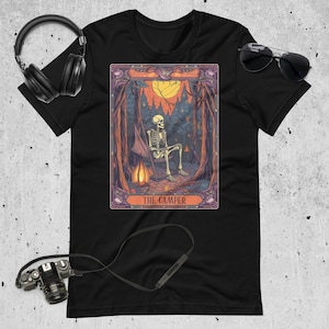 Camiseta de presente para amantes de acampamento, presente exclusivo ao ar livre, esqueleto, cartão de tarô, camiseta unissex, presente para amantes de acampamento, camiseta de cartão de tarô