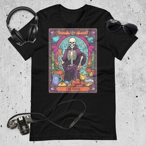 Camiseta de presente para amantes de culinária, presente exclusivo de artes culinárias, presente de esqueleto, cartão de tarô, camiseta unissex para amantes de comida, camiseta de chef de tarô