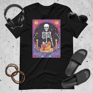 Backen Liebhaber Geschenk T-Shirt Einzigartiges Baker Geschenk Skeleton Geschenk T Shirt Tarot Karte Bäckerei Geschenk TShirt Unisex Musik Liebhaber Geschenk Tee Tarot Karte Tee