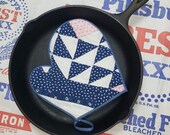 Handmade vintage quilt oven glove 1910s indigo blue Ocean Waves - Heat safe up to 450 degrees, country home pot holder, primitive quilt
