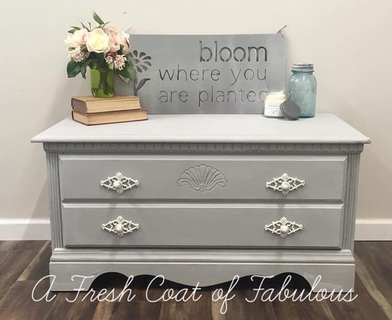 Dixie Belle Paint Company - To create this lovely look Driftwood