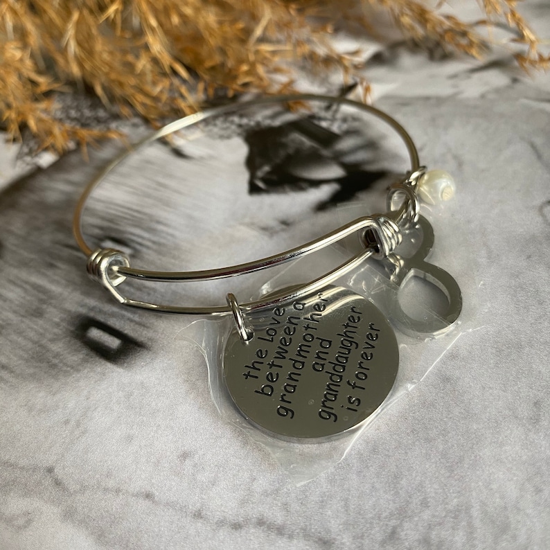 Inspirational Cuff Charm Silver Tone Bracelet Engraved The Love Between a Grandmother and Granddaughter Is Forever Mother\u2019s Day Gifts