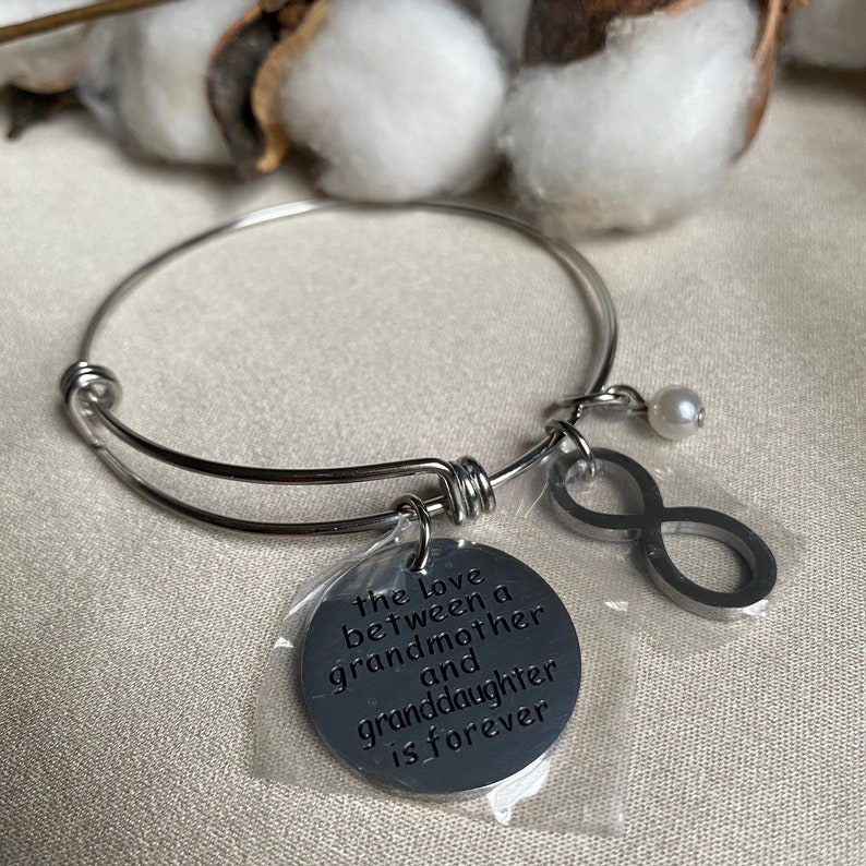 Inspirational Cuff Charm Silver Tone Bracelet Engraved The Love Between a Grandmother and Granddaughter Is Forever Mother\u2019s Day Gifts