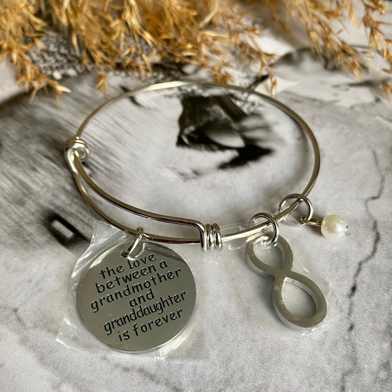 Inspirational Cuff Charm Silver Tone Bracelet Engraved The Love Between a Grandmother and Granddaughter Is Forever Mother\u2019s Day Gifts