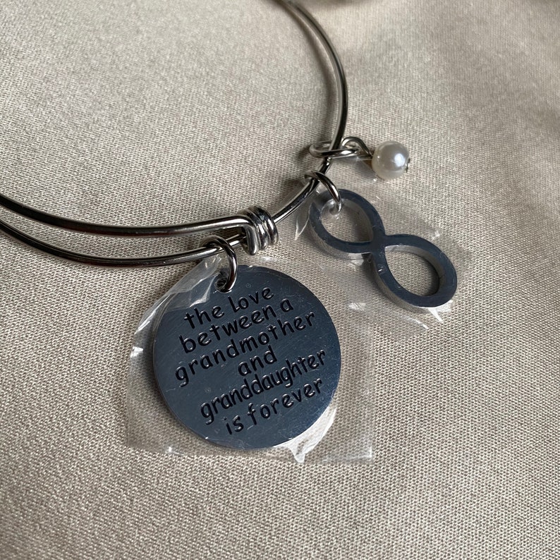 Inspirational Cuff Charm Silver Tone Bracelet Engraved The Love Between a Grandmother and Granddaughter Is Forever Mother\u2019s Day Gifts