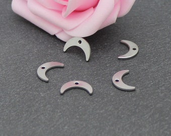 30 half moon charms in 304 stainless steel, 7x11 mm, AC123