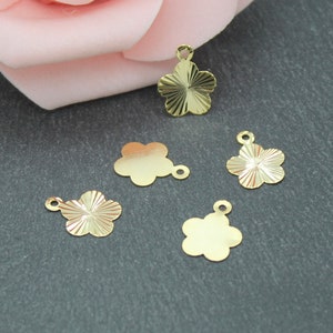 10 fine flower charms, in 24K gold-plated brass, 12.5 x 10 mm, BR148