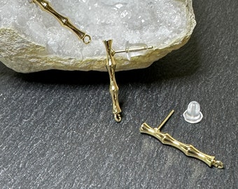 A pair of bamboo-shaped ear studs in 18k gold-plated brass, 23 mm, BOA15