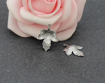 15 charms Maple stainless steel 316 15.5 x 11 mm AC21