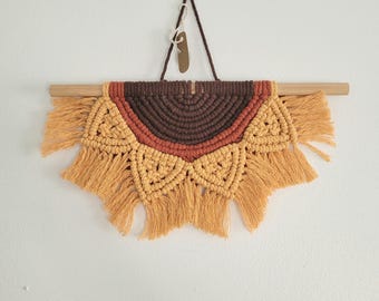 Sunflower Macrame Wall Hanging, Handmade Sunflower Decor, Boho Sunflower Tapestry, 70s Inspired Wall Art