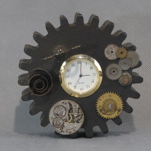 Vintage Foundry Gear Mold Clock/ Gear clock/ SteamPunk clock/ father&#39;s day/ Repurposed/ 005
