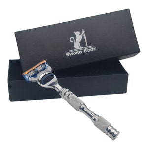 Conquer Shaving Mountains with the Sword Edge Fusion 5 compatible razor - &quot;Breeze&quot;