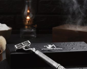 Experience the perfect gateway to pure shaving bliss with Sword Edge Mach 3 compatible razor - "Groove"