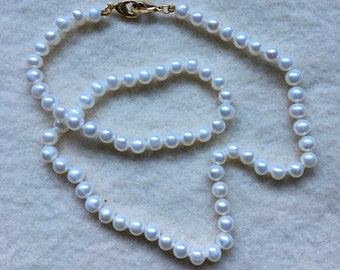 Genuine Freshwater Pearl Mask Holder - 18" Length - Can Also Be Worn as  Necklace - MUST READ DESCRIPTION