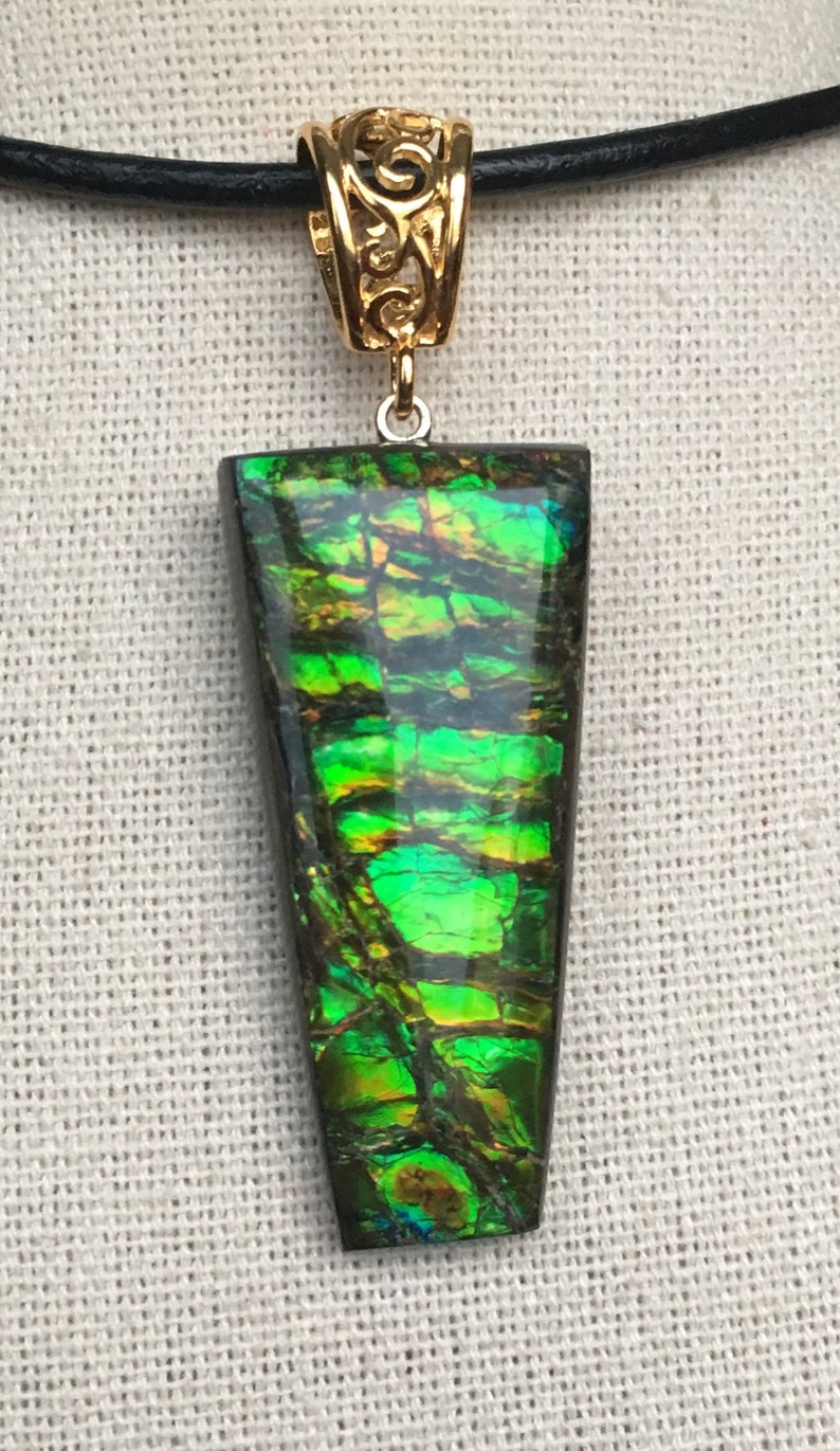 Fish Scale Pattern!!! Ammolite Pendant