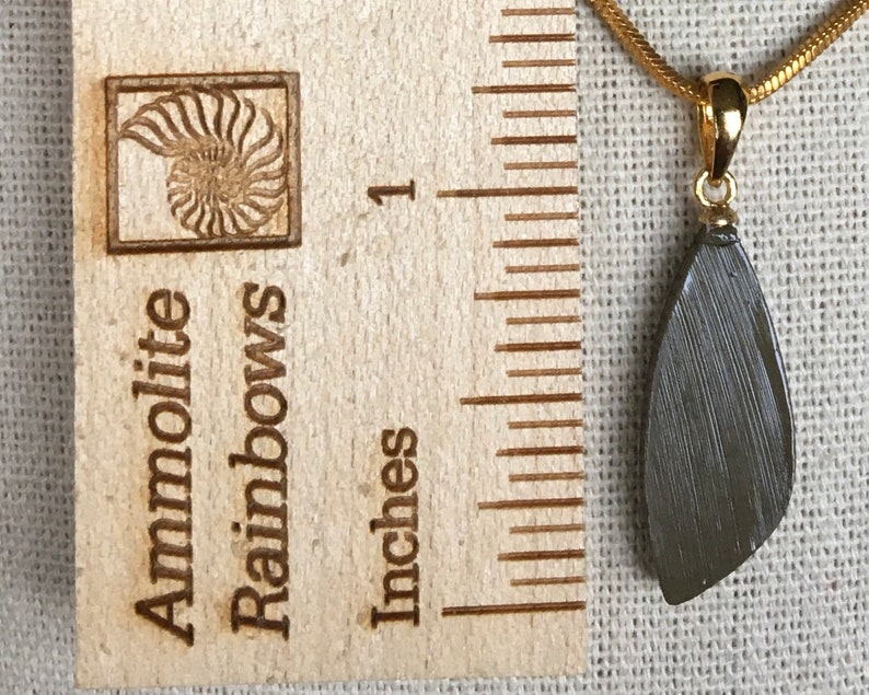 Small Bright Pendant Red Fracture Lines! Ammolite Pendant
