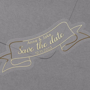 Réservez vos autocollants de mariage avec une date. Étiquettes personnalisées avec nom et date. Autocollant feuille d'or pour enveloppes sur étiquette semi-transparente.