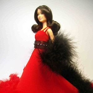 R1-08- Red Evening Gown and boa for Barbie, Silkstone, Fashion Royalty, Poppy Parker, Nu Face & similar 11.5 to 12&#39;&#39; fashion dolls