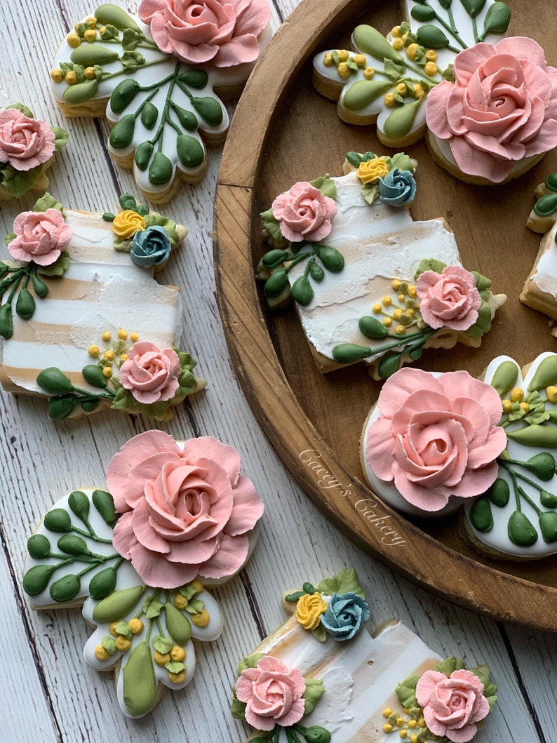 Circle Floral Cookie Cutter image 3