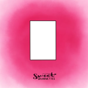Könnte beinhalten: Ein weißes Rechteck mit schwarzem Rahmen auf rosa Hintergrund. Der Text "Sweet Silhouettes" ist in Schwarz unter dem Rechteck geschrieben.