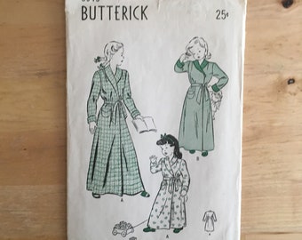 Vintage 1940's Butterick Pattern 3945 Girl's / Toddler's Softly Tailored Long Robe Size 2 Breast 21"