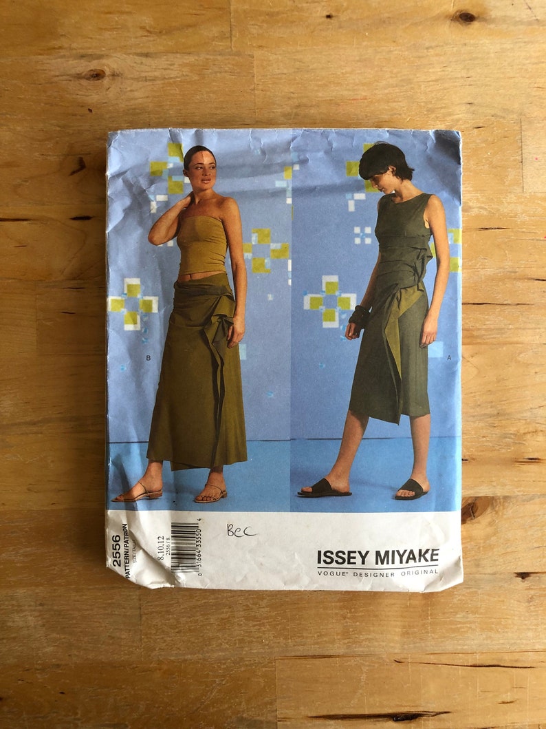 Vogue Pattern 2556 Issey Miyake Vogue Designer Original Sizes 8-10 12 Bust 31 12-32 12-34 Factory Folded Dress or skirt