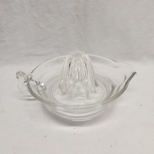 Vintage glass Juicer / Reamer, 6.25&quot; across, vintage kitchen